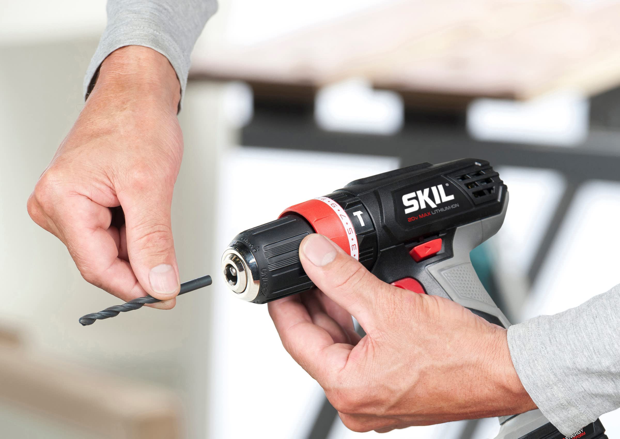 skil-2844ar-akku-schlagbohrmaschine-18v-2-0-ah-set image 6
